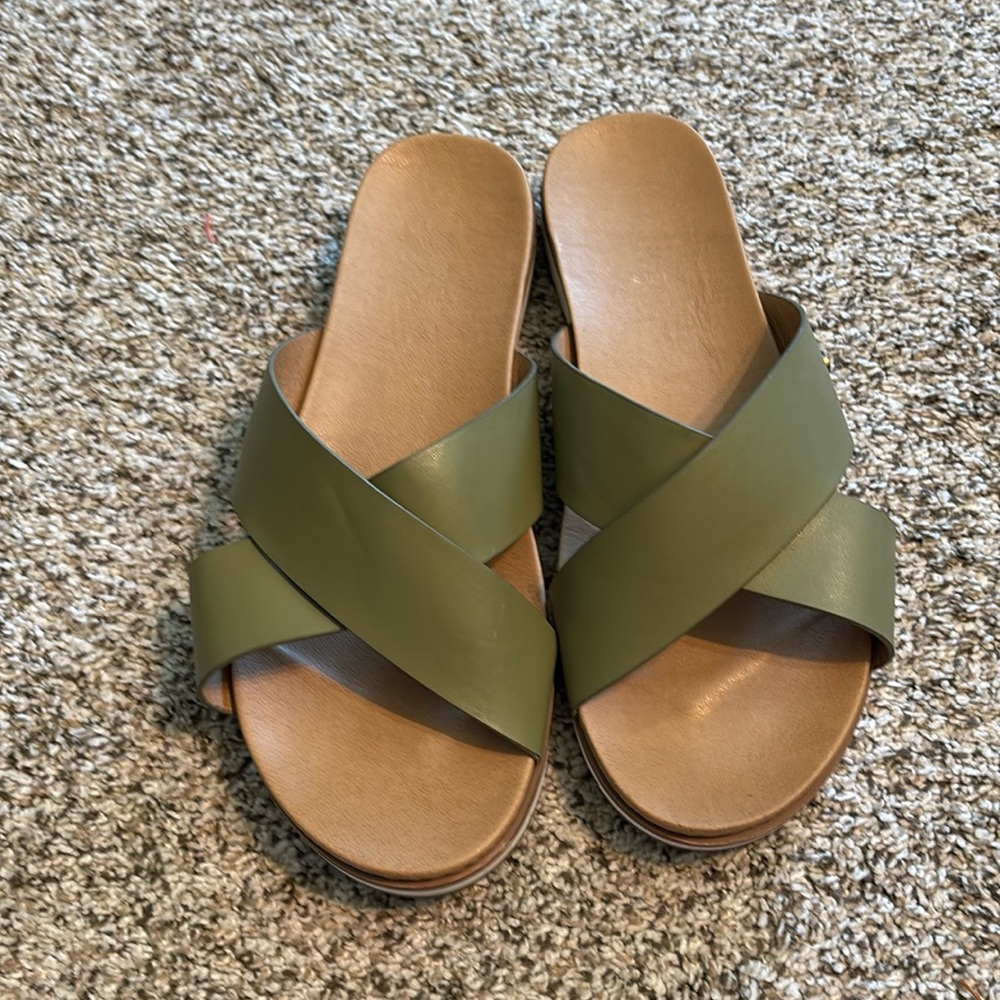 Sandles